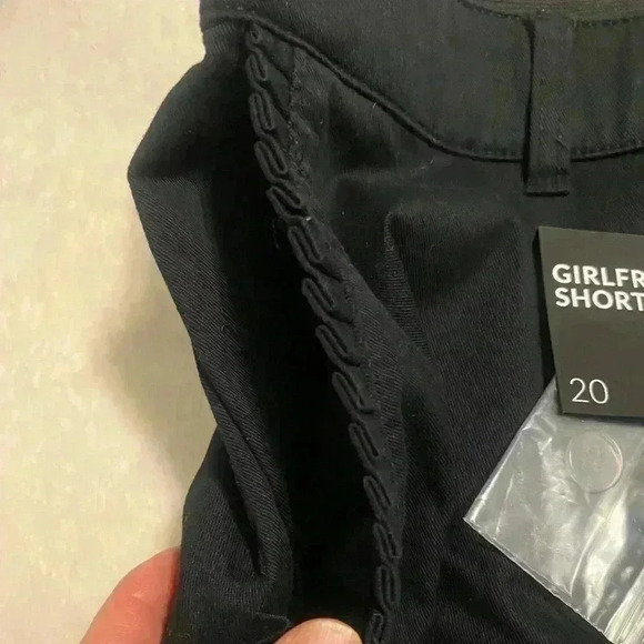 NWT Lane Bryant Girlfriend shorts in black. Women’s size 20 - Picture 2 of 6